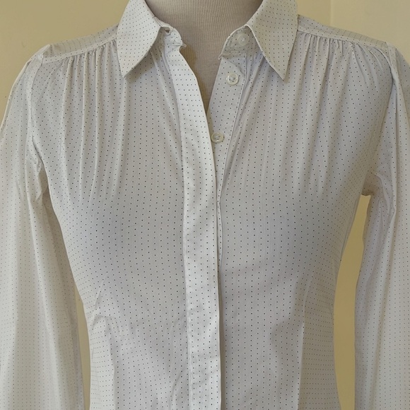 Reiss SZ 6, white with dots long sleeve cotton blend front button shirt. - Picture 2 of 8